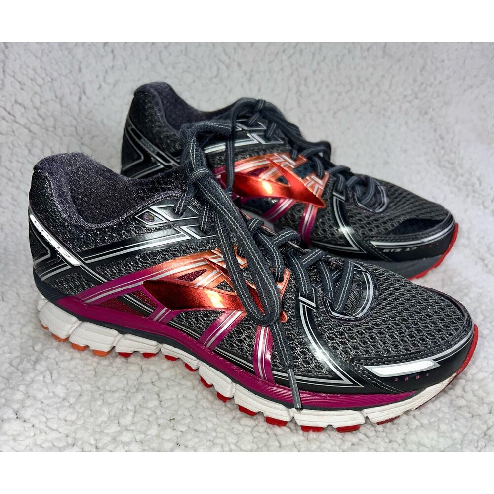 Brooks GTS 17 Running Shoe grey and pink - size 8 - L2